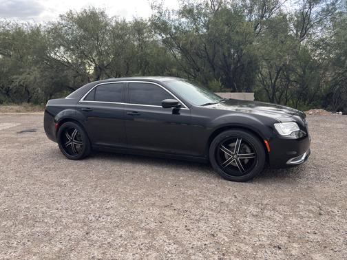 2017 Chrysler 300 Limited