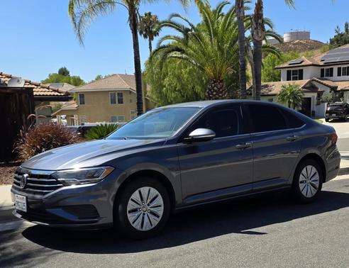 Gray 2019 Volkswagen Jetta 1.4T S