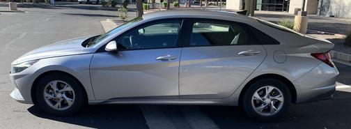 Silver 2021 Hyundai ELANTRA SE
