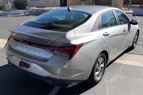 Silver 2021 Hyundai ELANTRA SE