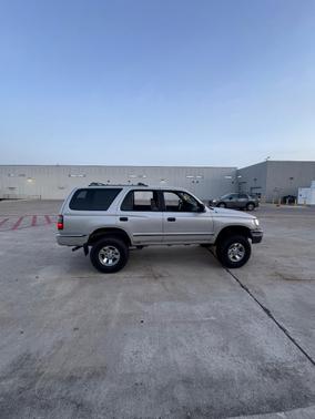 Beige 2000 Toyota 4Runner Base