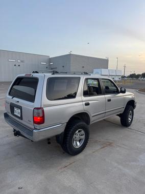 Beige 2000 Toyota 4Runner Base