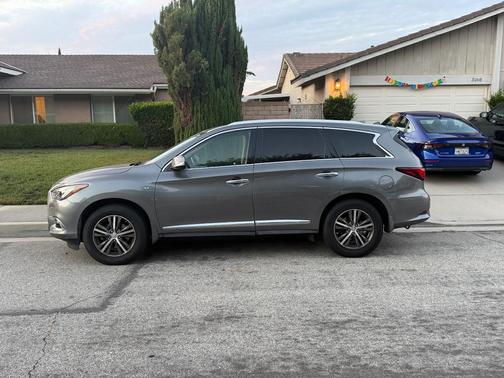 Gray 2019 INFINITI QX60 LUXE