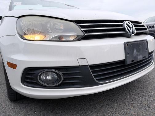 White 2012 Volkswagen Eos Komfort