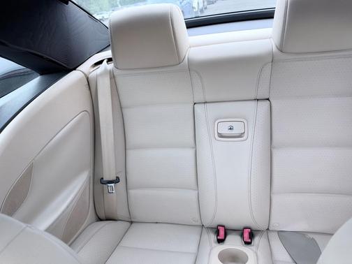 White 2012 Volkswagen Eos Komfort
