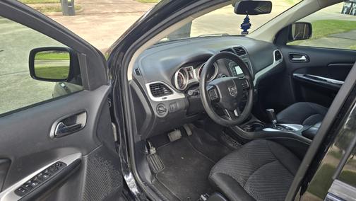 Black 2020 Dodge Journey SE Value Edition