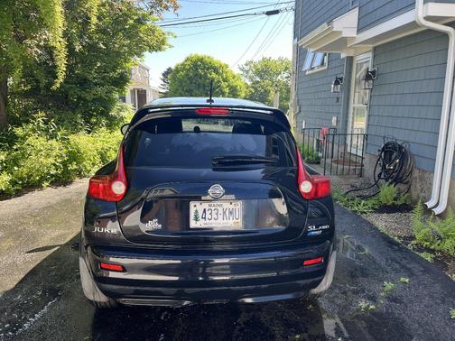 Black 2012 Nissan Juke SL
