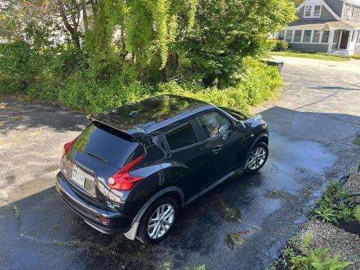 Black 2012 Nissan Juke SL