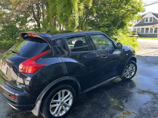 Black 2012 Nissan Juke SL
