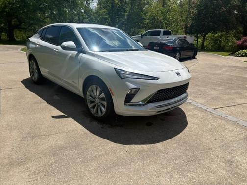 White 2024 Buick Envista Avenir