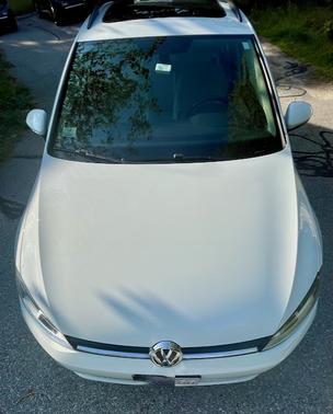 2015 Volkswagen Golf SportWagen TDI SE 4-Door