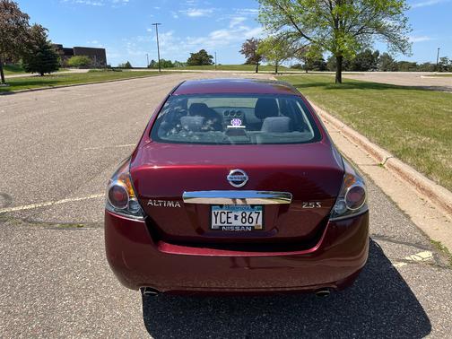 Red 2011 Nissan Altima 2.5 S