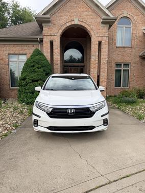 White 2022 Honda Odyssey Elite