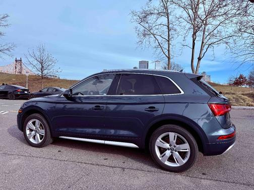 Blue 2018 Audi Q5 2.0T Premium Plus