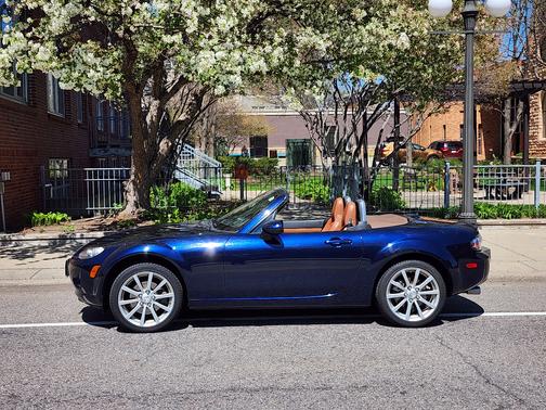 Blue 2008 Mazda MX-5 Miata Grand Touring