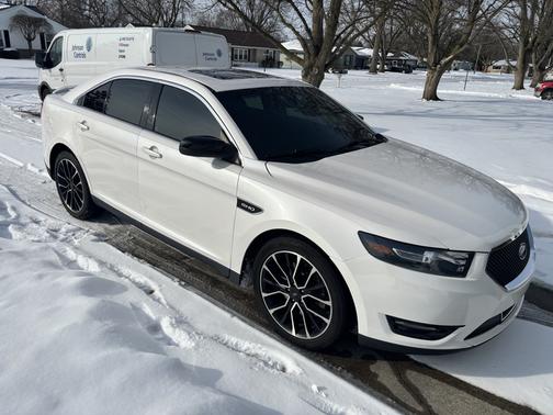 2018 Ford Taurus SHO
