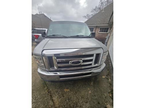 2012 Ford E350 Super Duty XL