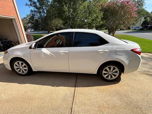 White 2014 Toyota Corolla L