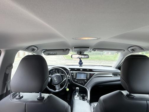 Gray 2018 Toyota Camry SE