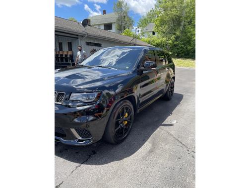 Photo 3 of 8 of 2021 Jeep Grand Cherokee Trackhawk