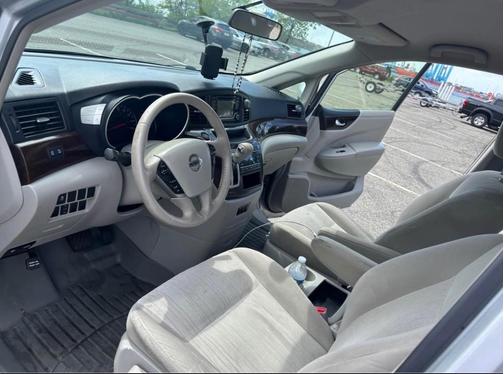 Silver 2017 Nissan Quest SV