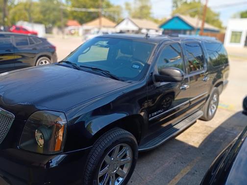 Black 2007 GMC Yukon XL Denali