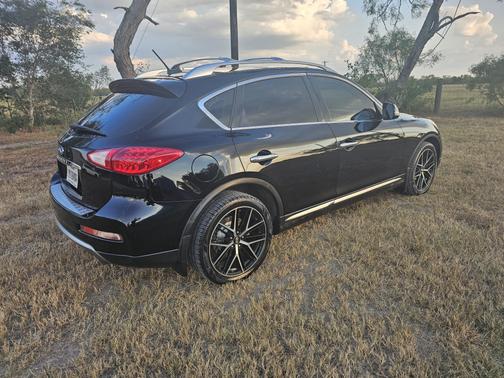2017 INFINITI QX50 Base