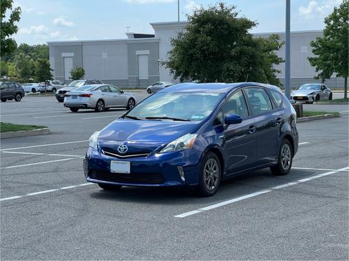 2013 Toyota Prius v Three