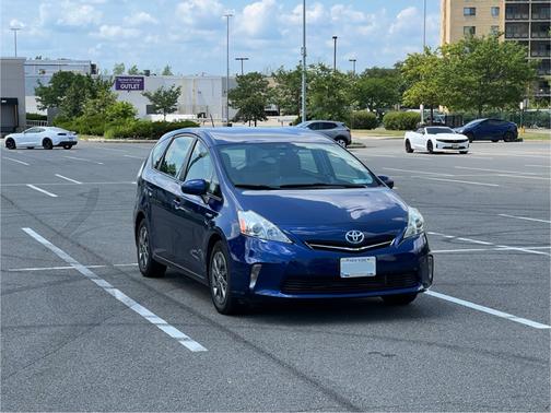2013 Toyota Prius v Three