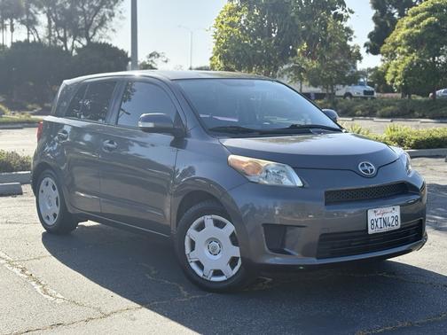 2014 Scion xD Base