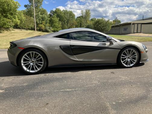 2016 McLaren 570S Base