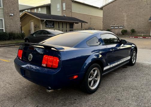 2006 Ford Mustang Base