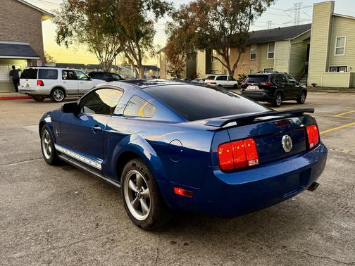 2006 Ford Mustang Base