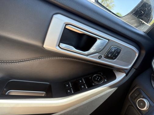 White 2021 Ford Explorer Limited