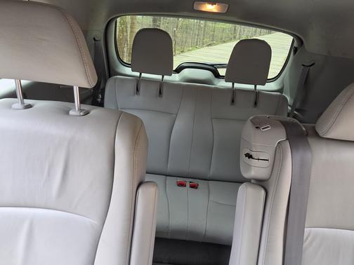 Silver 2010 Toyota Highlander Hybrid Limited
