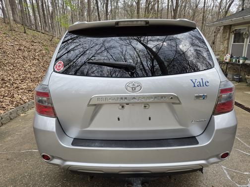 Silver 2010 Toyota Highlander Hybrid Limited