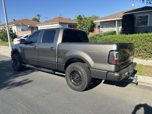 2005 Ford F-250 XLT Crew Cab Super Duty