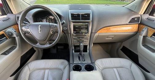 2014 Lincoln MKX Base