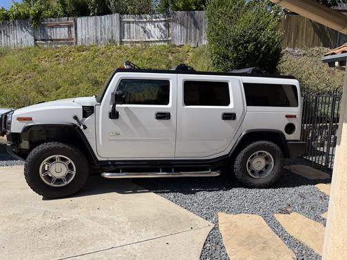 White 2003 Hummer H2 Base