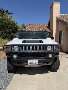 White 2003 Hummer H2 Base