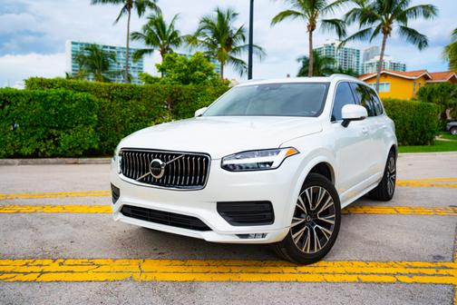 2020 Volvo XC90 T5 Momentum