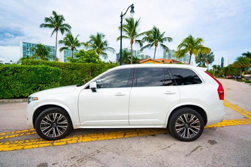 2020 Volvo XC90 T5 Momentum