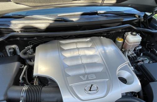 2018 Lexus LX 570 Three-Row