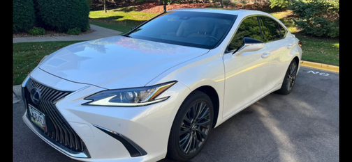 2019 Lexus ES 300h Luxury