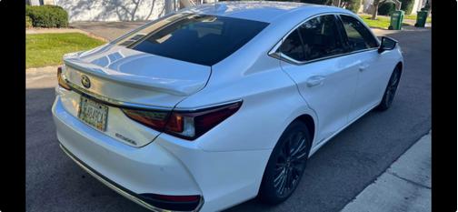 2019 Lexus ES 300h Luxury