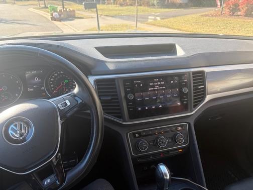 2018 Volkswagen Atlas 3.6L SE w/Technology