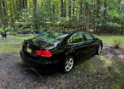 Black 2012 Volkswagen Passat 2.5 SE