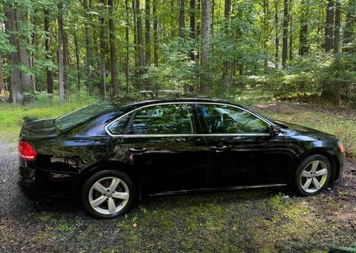 Black 2012 Volkswagen Passat 2.5 SE