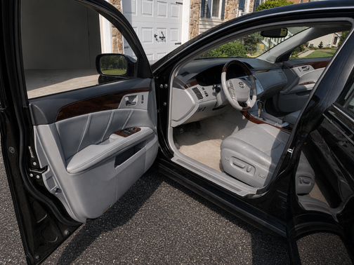 Black 2008 Toyota Avalon Limited