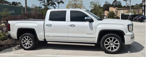 White 2017 GMC Sierra 1500 Denali